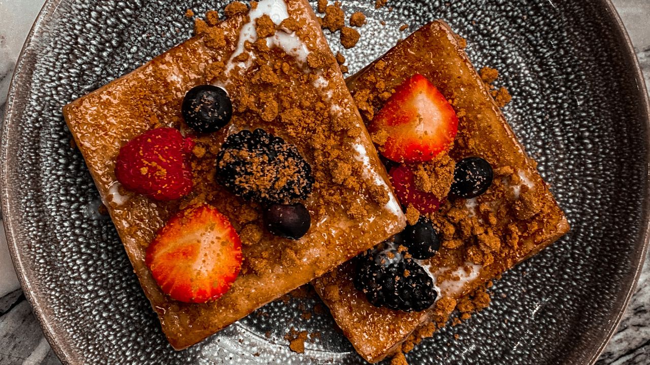 4-Ingredient Vegan Gingerbread Crunch French Toast - Safe + Fair