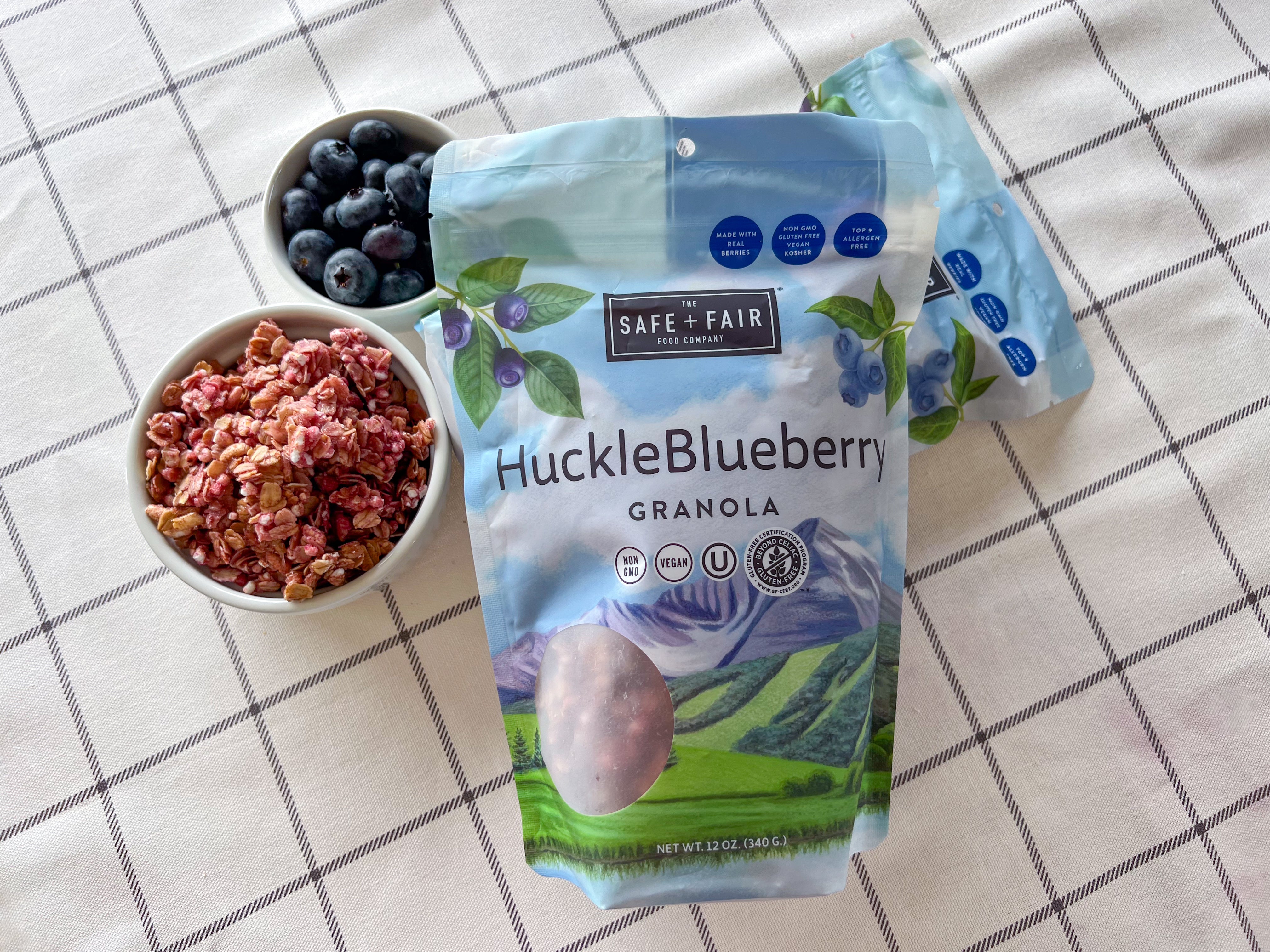 HuckleBlueberry Granola Pack