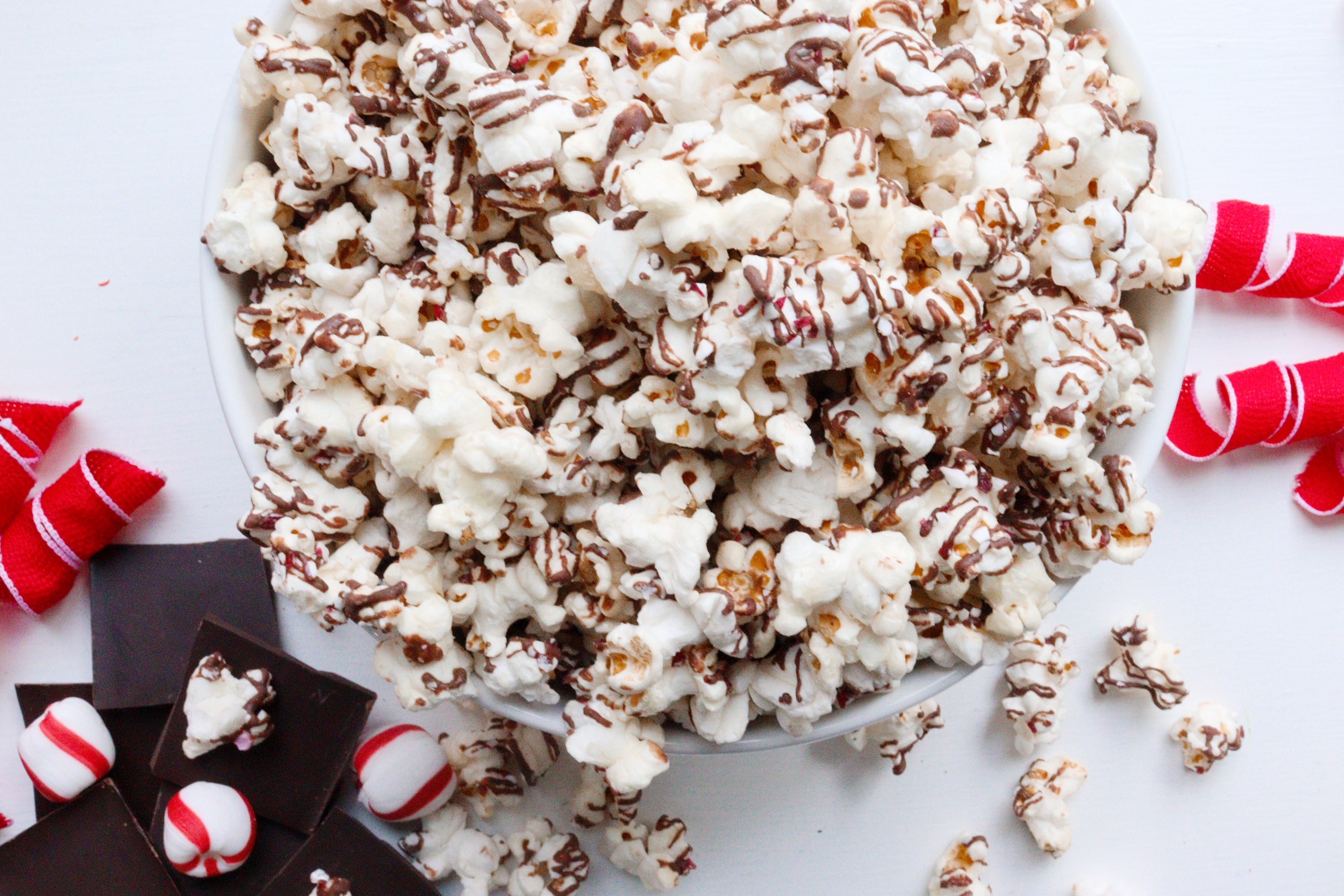 Chocolaty Candy Cane Drizzled Popcorn Pack